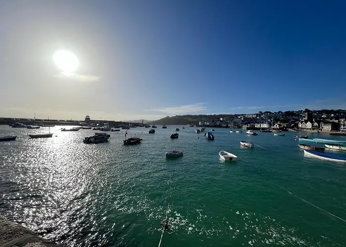 Gold 10 - Cornish Coastal Retreats